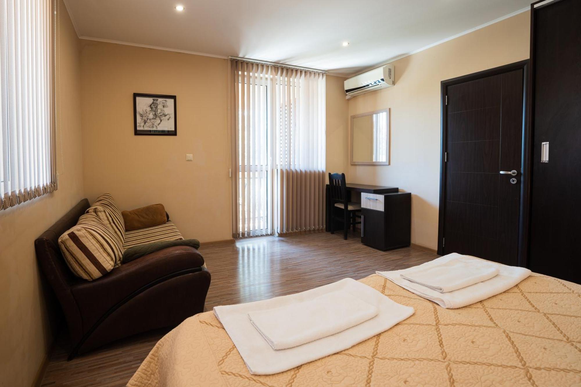 Guest House La Casa Várna Kültér fotó